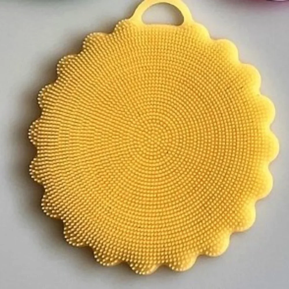 NEW SILICONE FLOWER SHAPED WASHING VEGGIE CLEANING BRUSH PAD